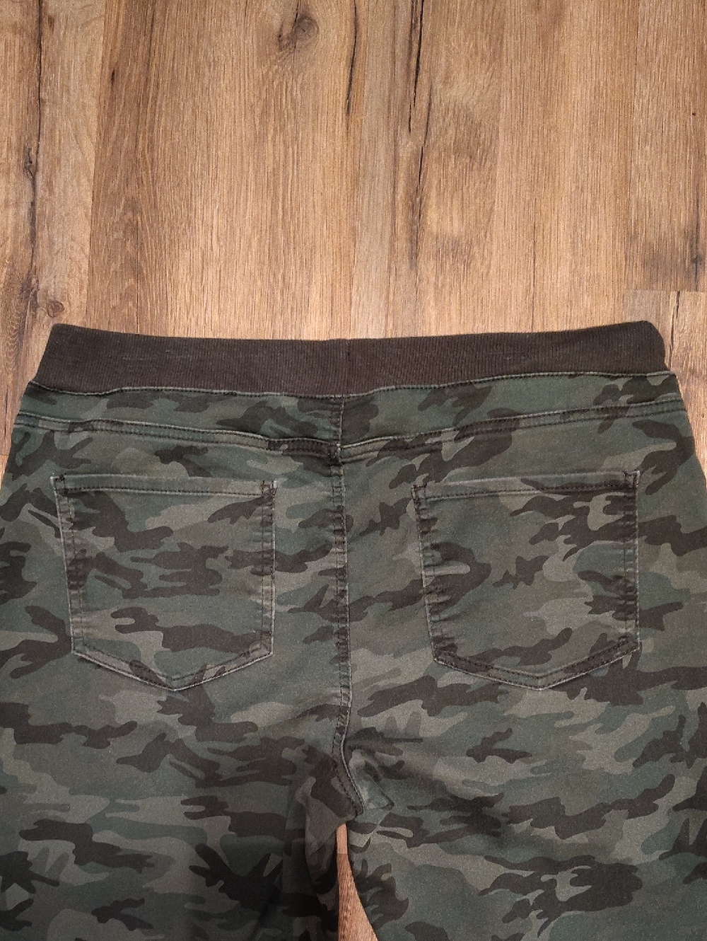 No Boundaries Olive & Black Camo Jeggings - Picture 9 of 10